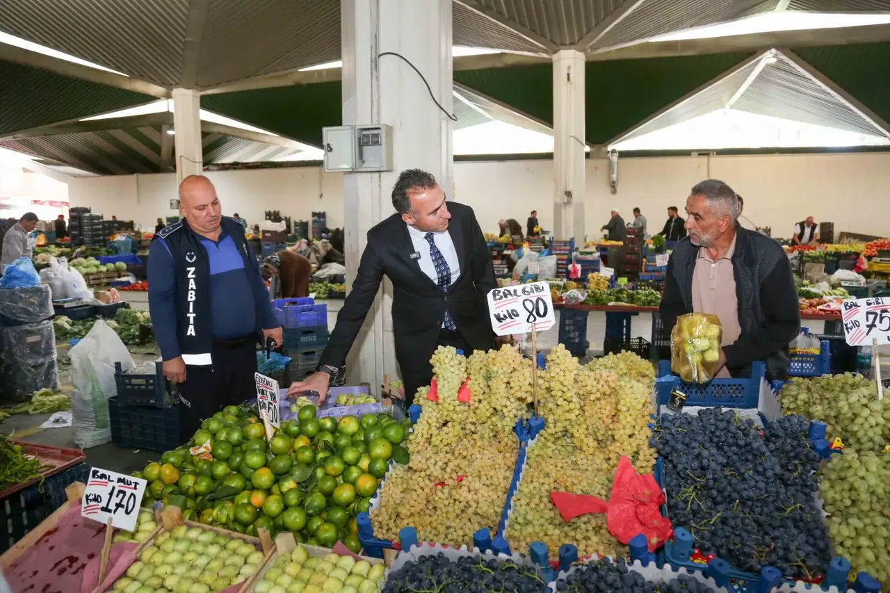 Konya'da semt pazarlarına sıkı takip: Tezgâhlar tek tek denetleniyor
