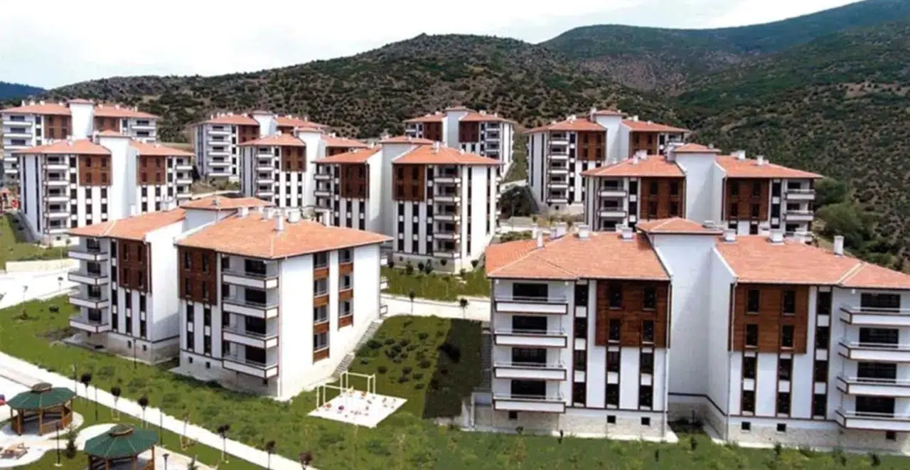 Bu kriz ortamında nasıl ev sahibi olunur: 500 bin sosyal konut için düğmeye basıldı