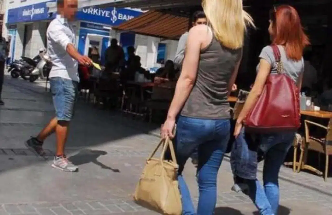 Müşteriyi rahatsız eden esnaf yandı: Hanutçuluğa son