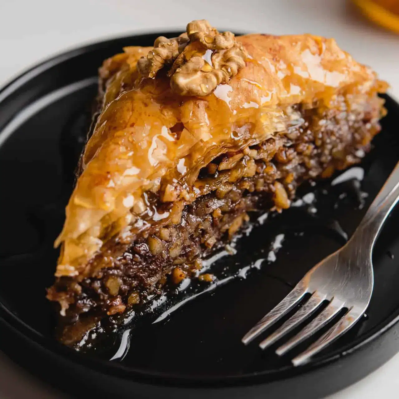 Bir dilim baklava için 1 günlük mesai ücreti gerekiyor