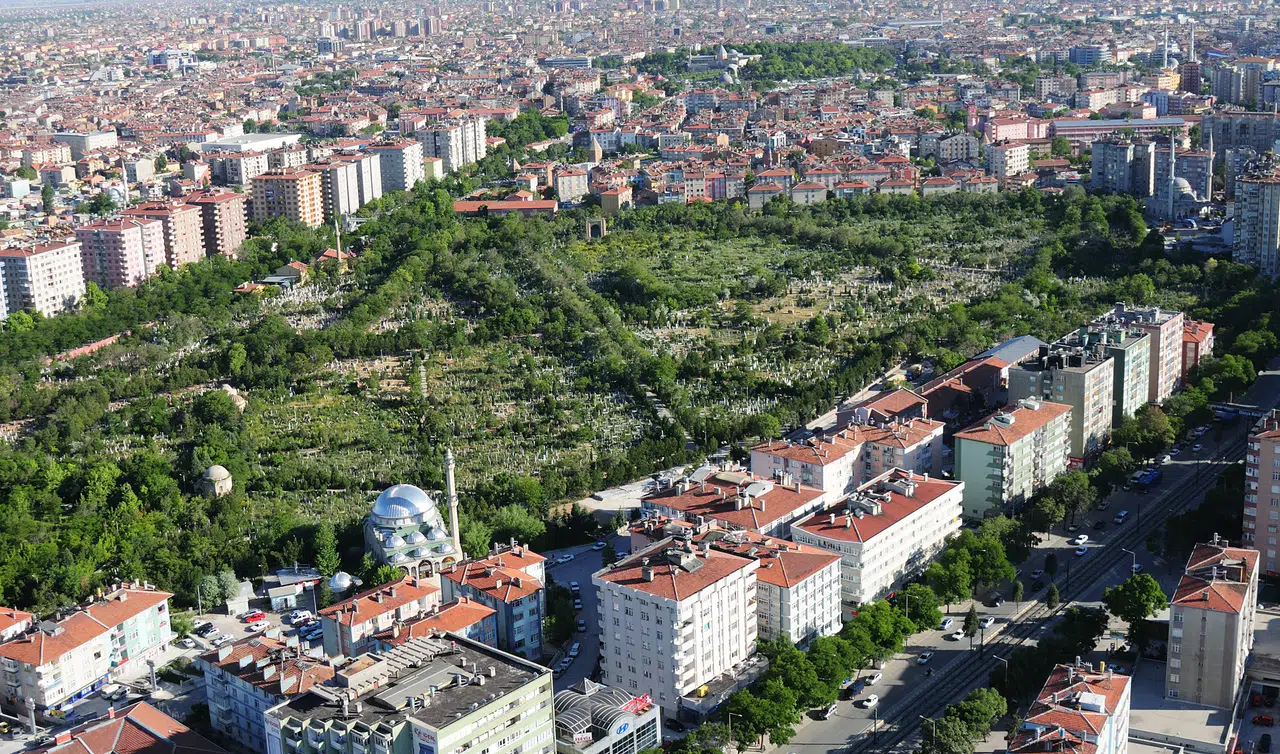 Konya'nın merkezinde Cennet Çukuru var: Gizemini koruyor