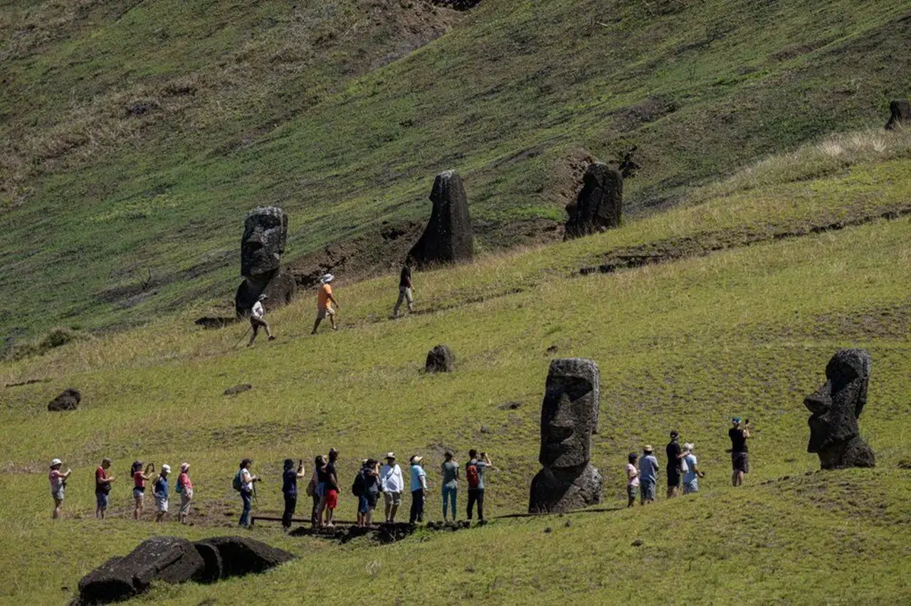 Heykel yürür mü? 4 tonluk Moai heykellerinin sırrı çözüldü