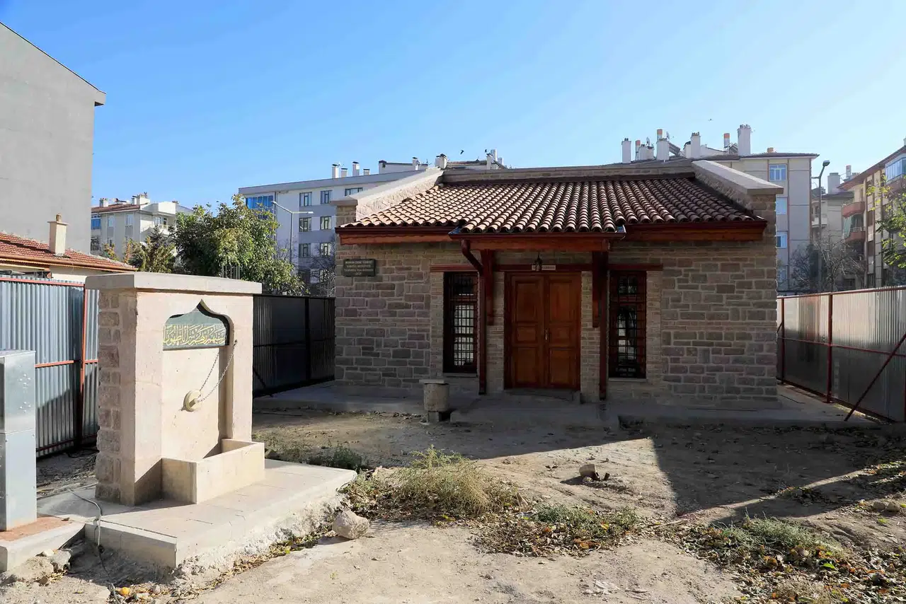 Konya'daki Burhan Dede Türbesi yeniden hayat buldu