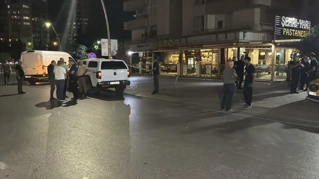 Adana'da pastaneye el bombası atıldı