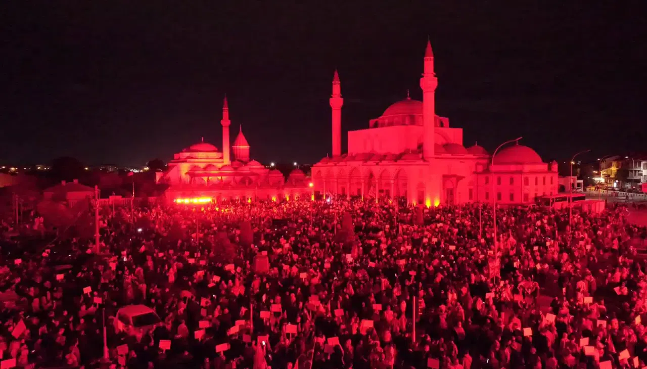 Konya'da binlerce kişi meydana indi! Sessiz yürüyüş