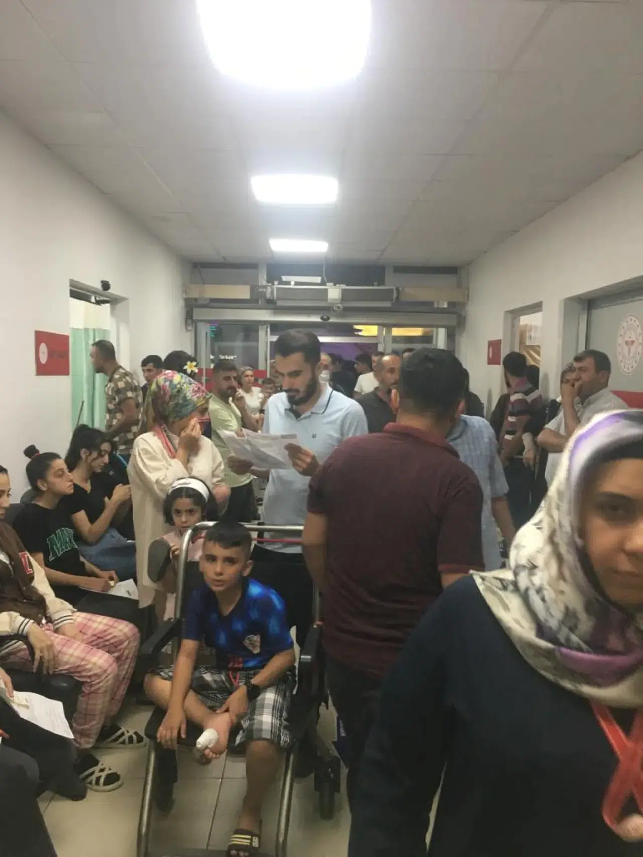 Acil servisler doldu taştı: Covid vakalarında artış korkutuyor
