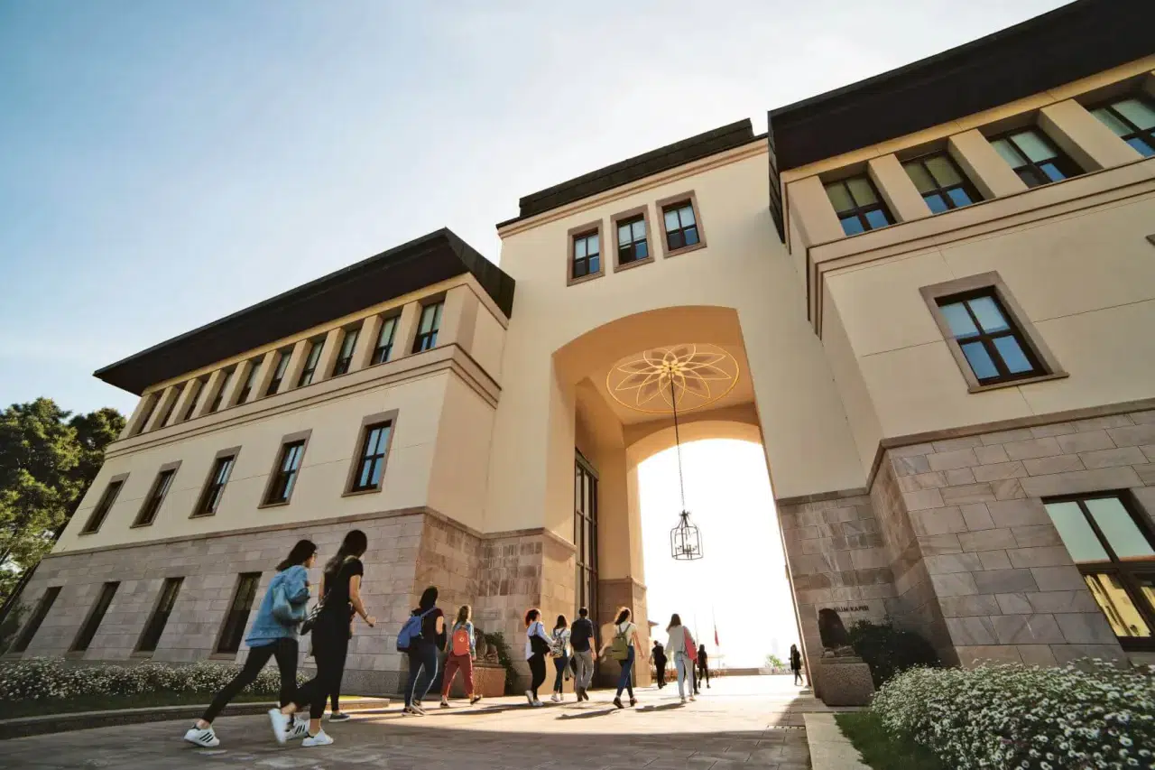 Üniversite eğitimi sil baştan: Ders programları, yaz okulu, kontenjan ve AKTS değişiyor
