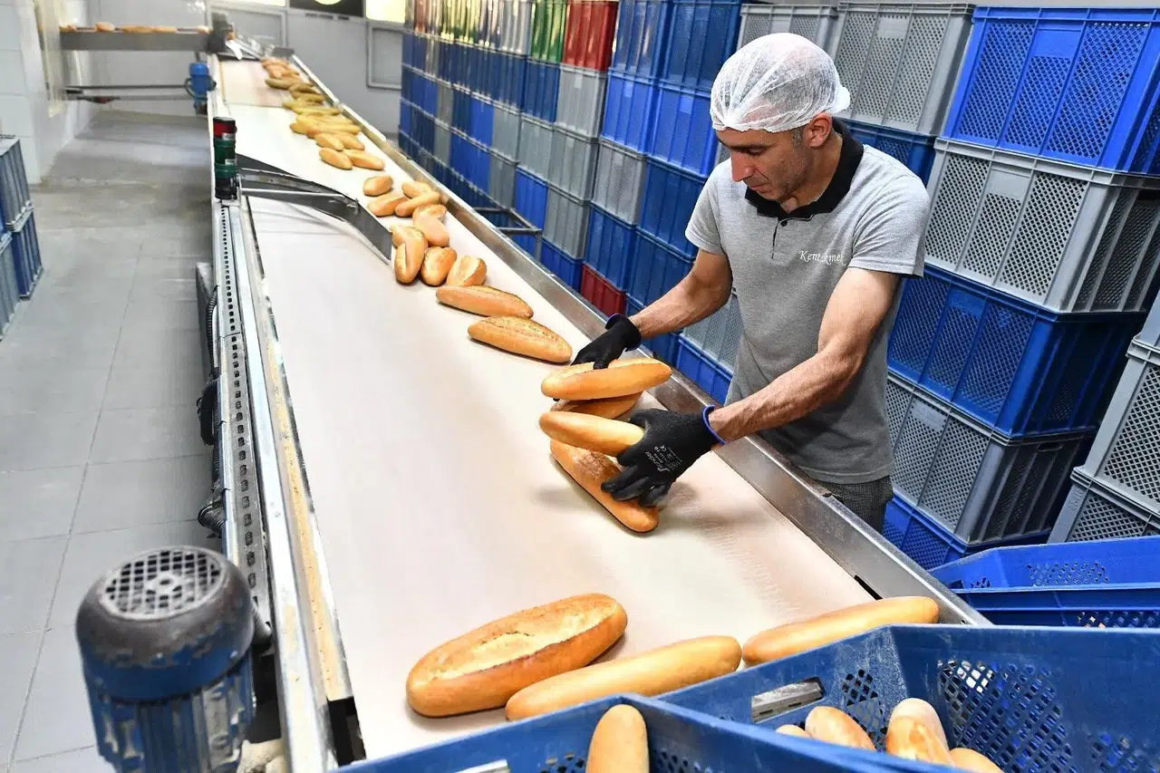 "Halk ekmek halk ekmeği mi": Halk Ekmek'e zam! İşte yeni tarife