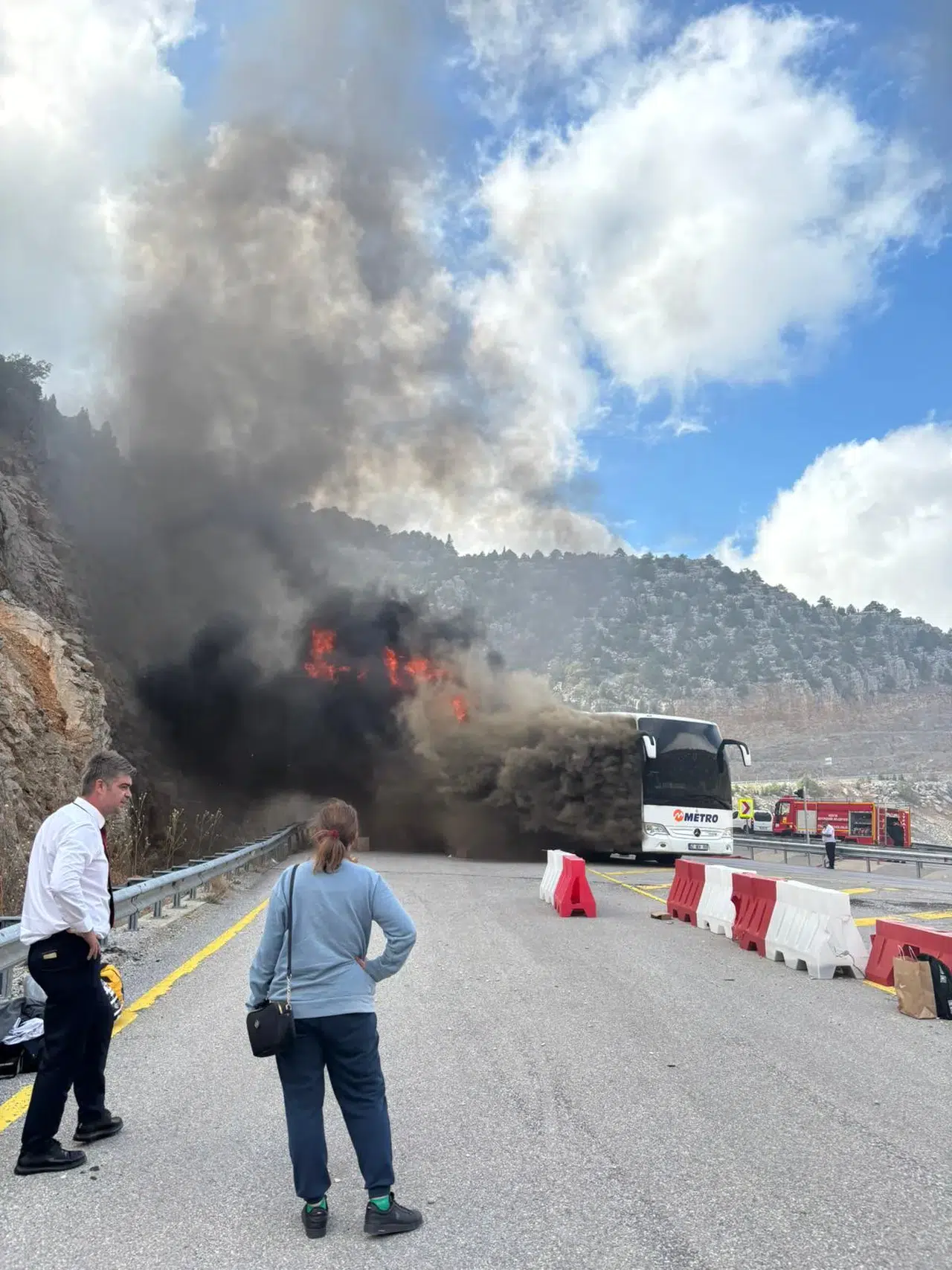 Konya'da korku dolu anlar: Yolcu otobüsü alev topuna döndü