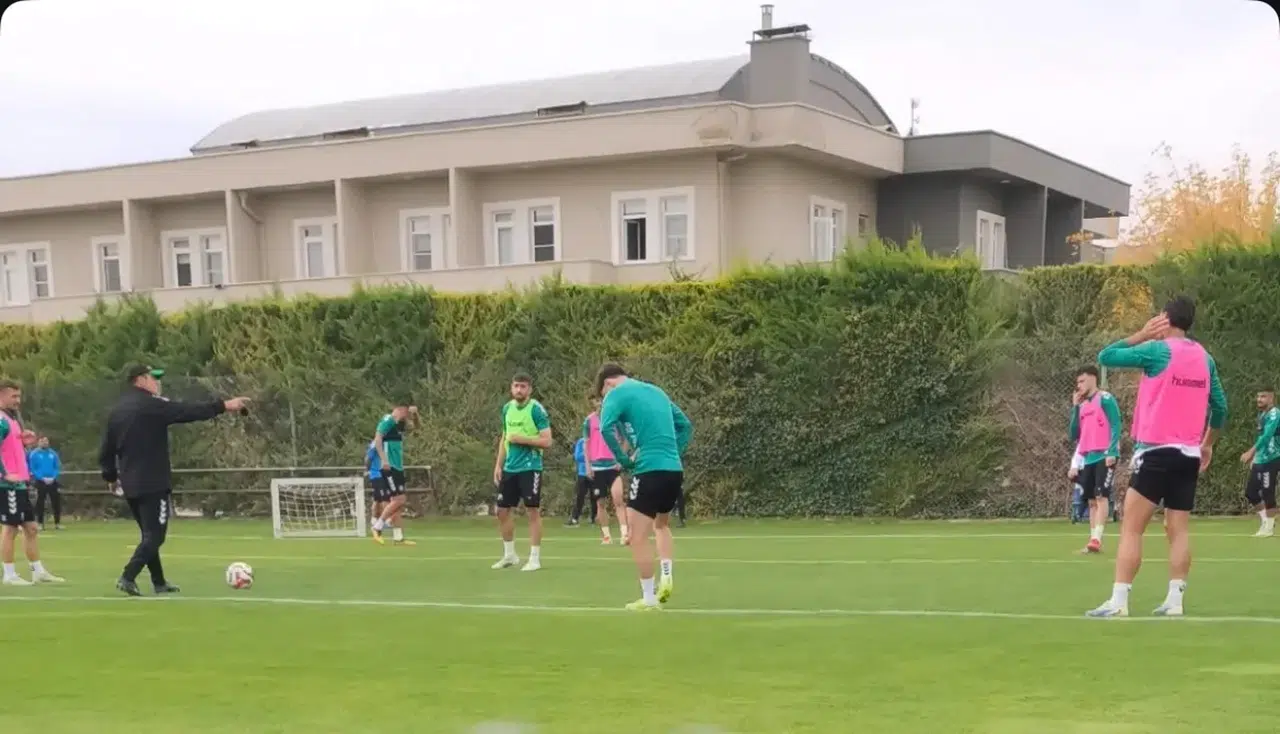 Konyaspor’da beklenen karar çıkmadı! Taraftar sitemli