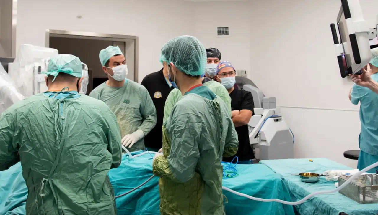 Selçuk Tıp, robotik cerrahide dalya dedi