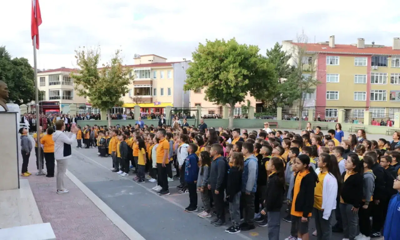 MEB'den yeni düzen: Okullarda ara tatiller kalkacak