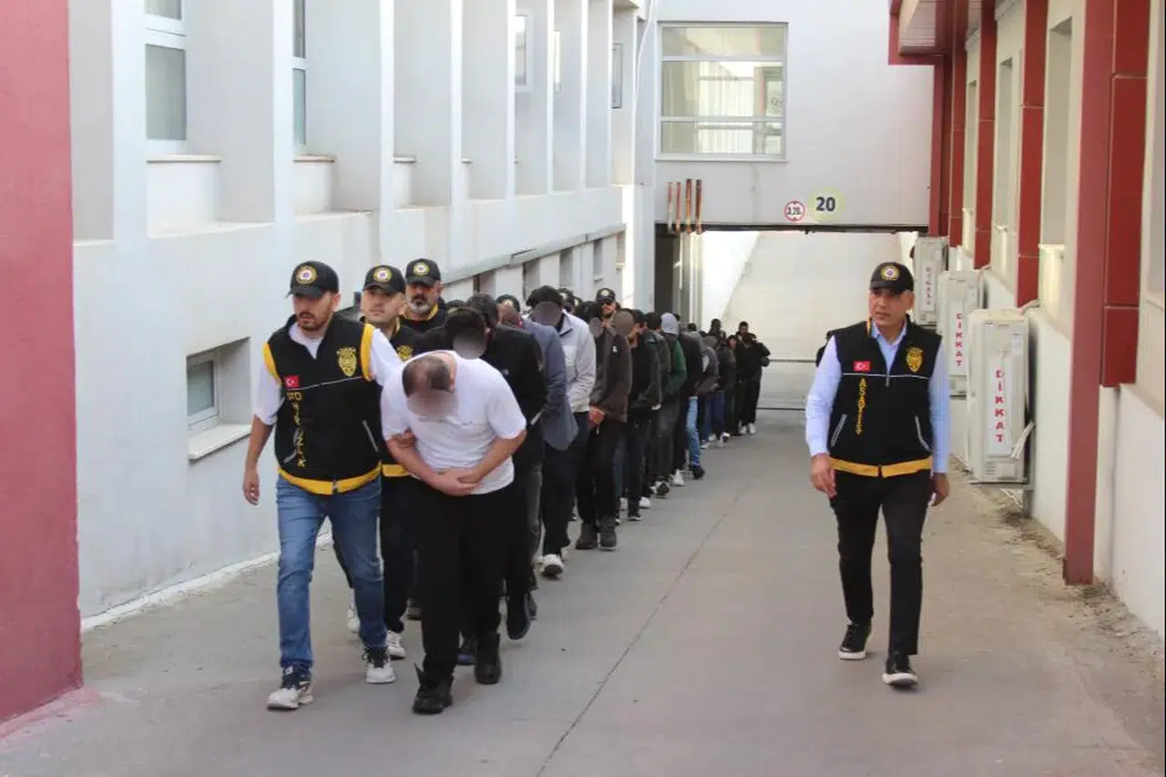 Müteahhitleri dolandıran çete çökertildi: 23 ilde nefes kesen operasyon