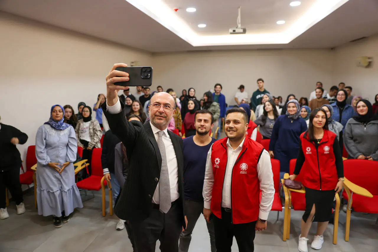 Konya'da gençlere Selçuklu Vizyonu anlatıldı: Başkan Pekyatırmacı sahada