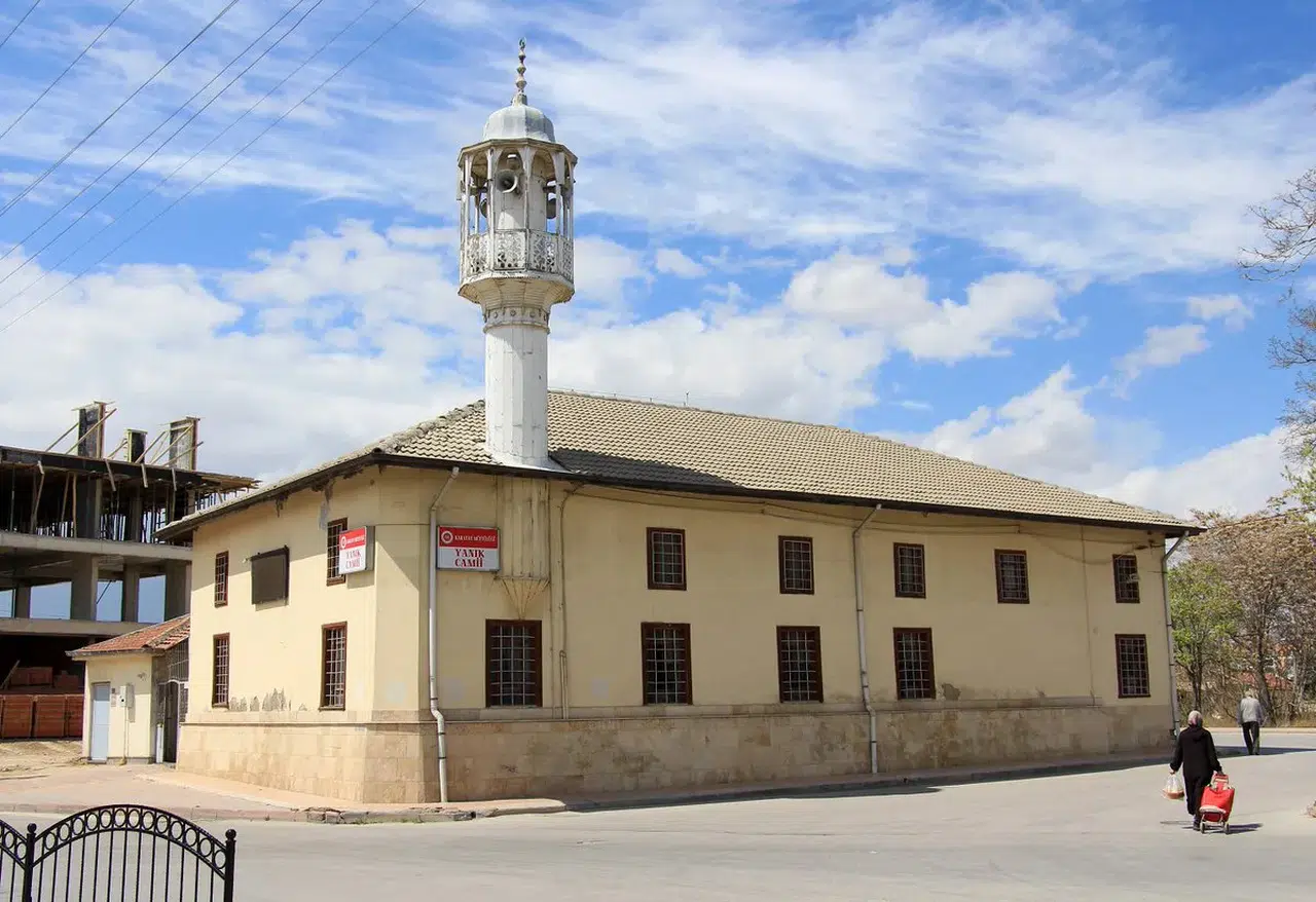 Konya'nın araştırılmayı bekleyen mirası: Yanık Cami tescil edilecek mi?