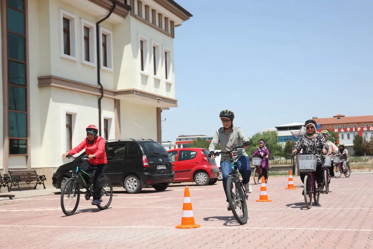 Konya'da kadınlar daha özgür: Toplu ulaşım artık onlar için dert değil