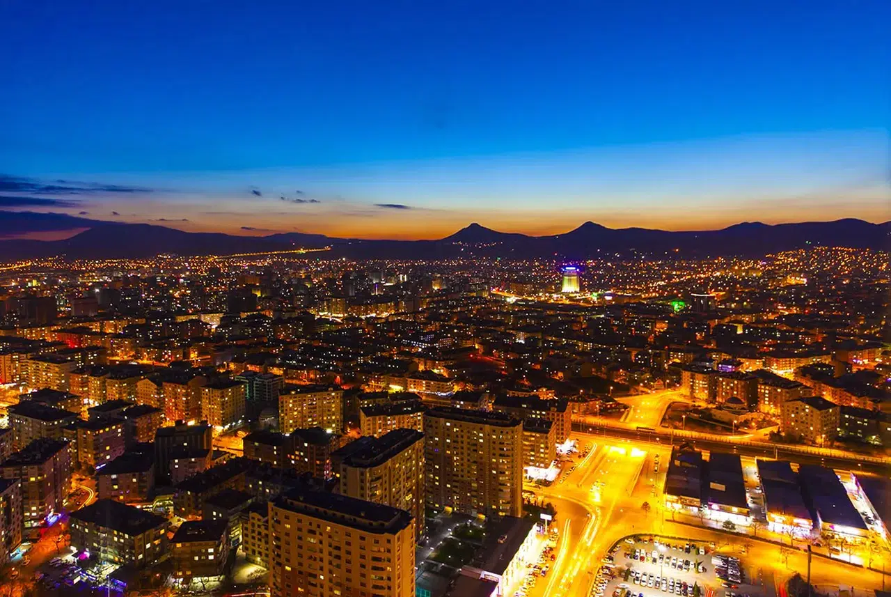 Konya'nın merkezinde satılık otel: Sahibi 77 milyon TL istiyor