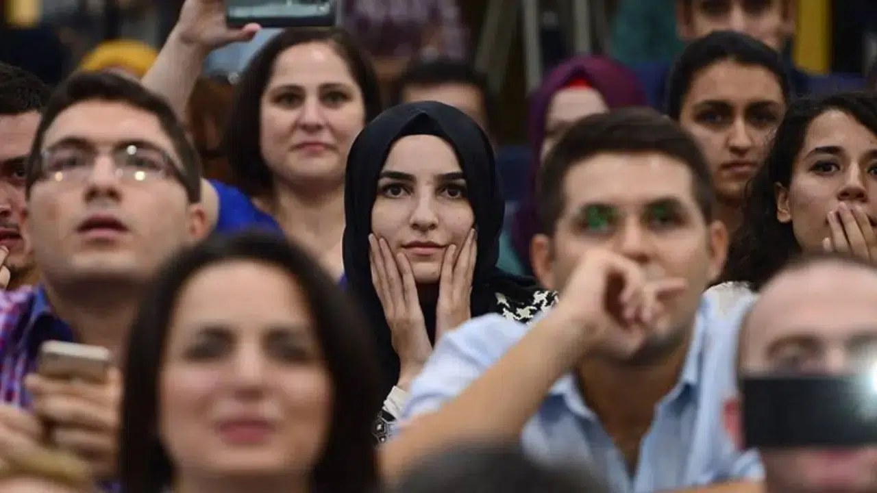 Binlerce aday bekliyor: 15 bin sözleşmeli öğretmen ataması için tercih başvuruları başlıyor