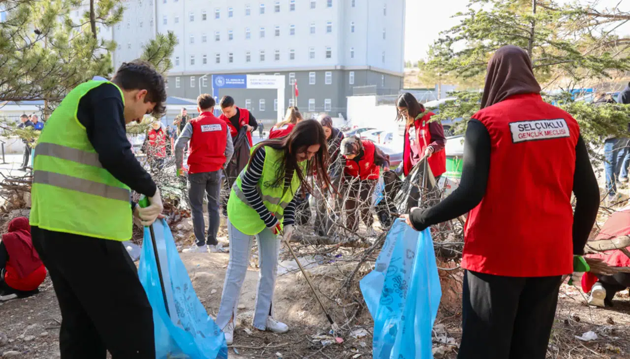 Selçuklu'da gönüllü tim bu kez Akademi Mahallesi için seferber oldu