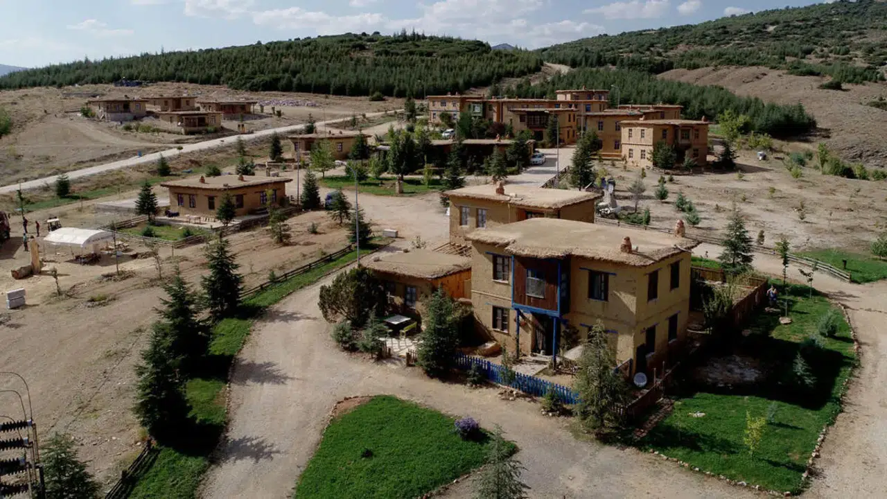 Konya’nın kerpiç evleri sanatçıları ağırlıyor: Anadolu'nun kalbi burada atıyor