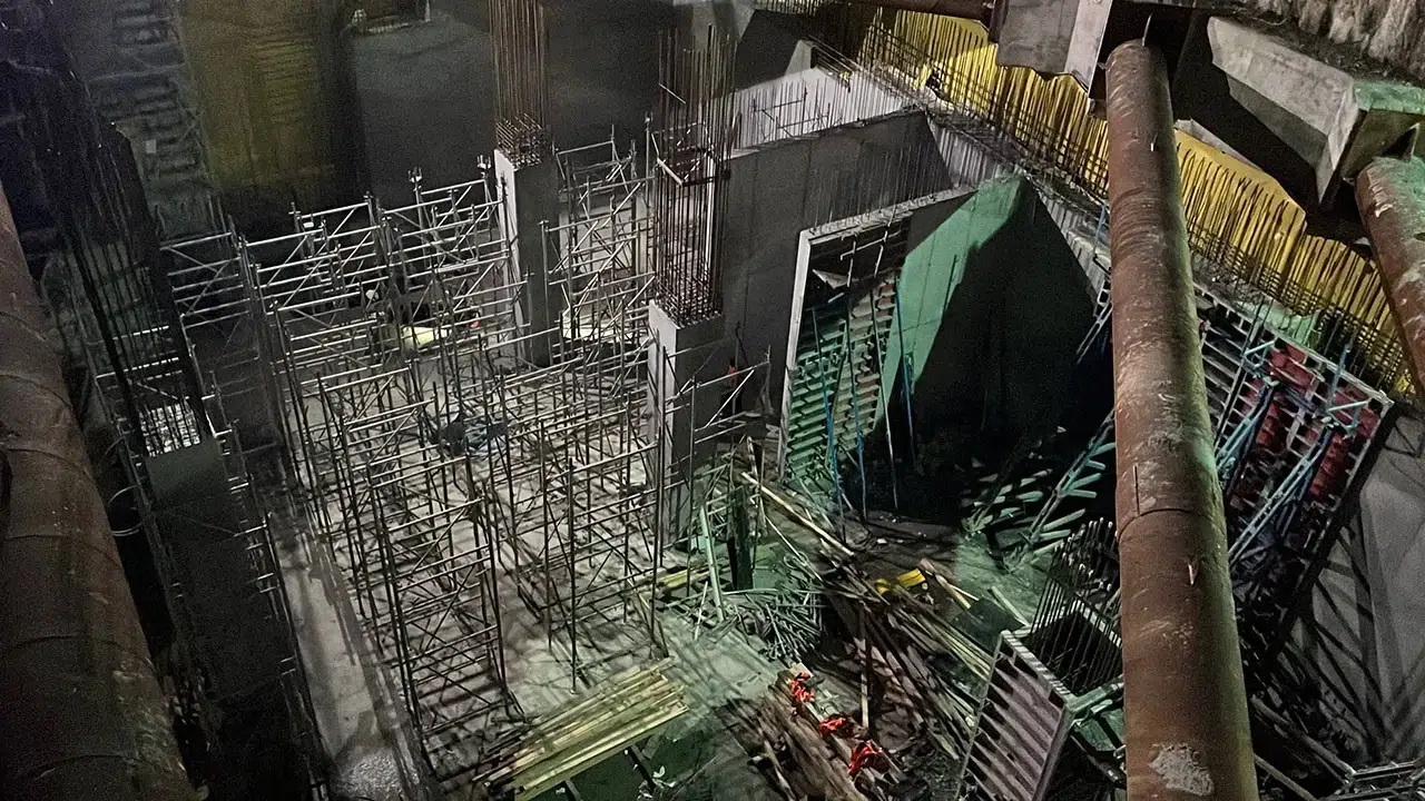 Metro çalışması sırasında iskele çöktü; Ölü ve yaralılar var