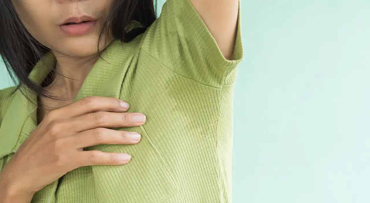 İnsanlar o hastalıkları yüzünden dışarı dahi çıkamıyor: Hiperhidrozun tedavisi var