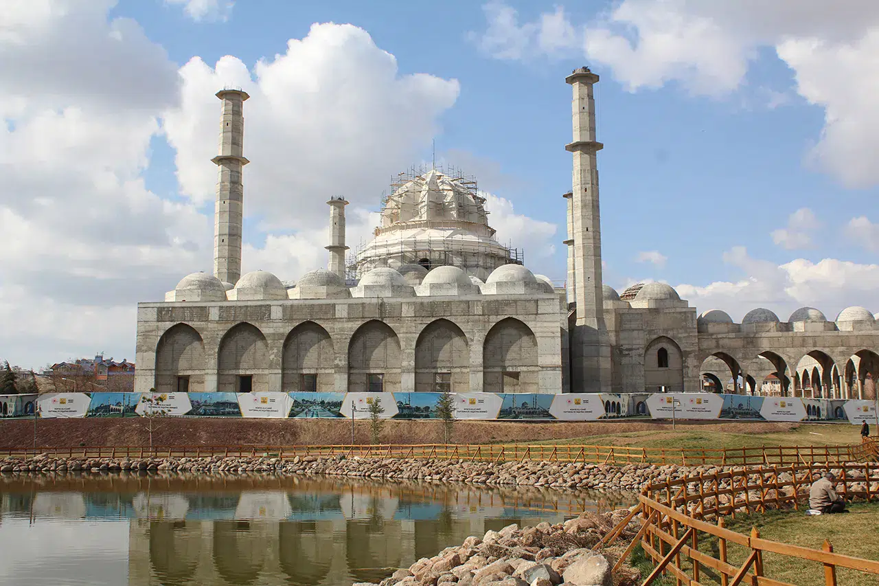 Konya'nın bu kadar büyük camiye ihtiyacı var mı? Başkandan açıklama