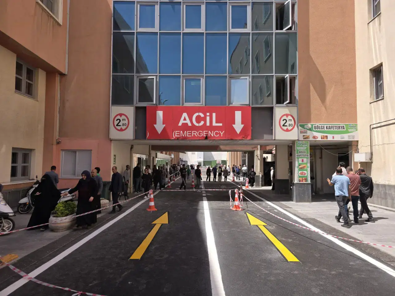 İstanbul, Kayseri, Muğla: 1 Öğrenci öldü çok sayıda öğrenci hastaneye kaldırıldı