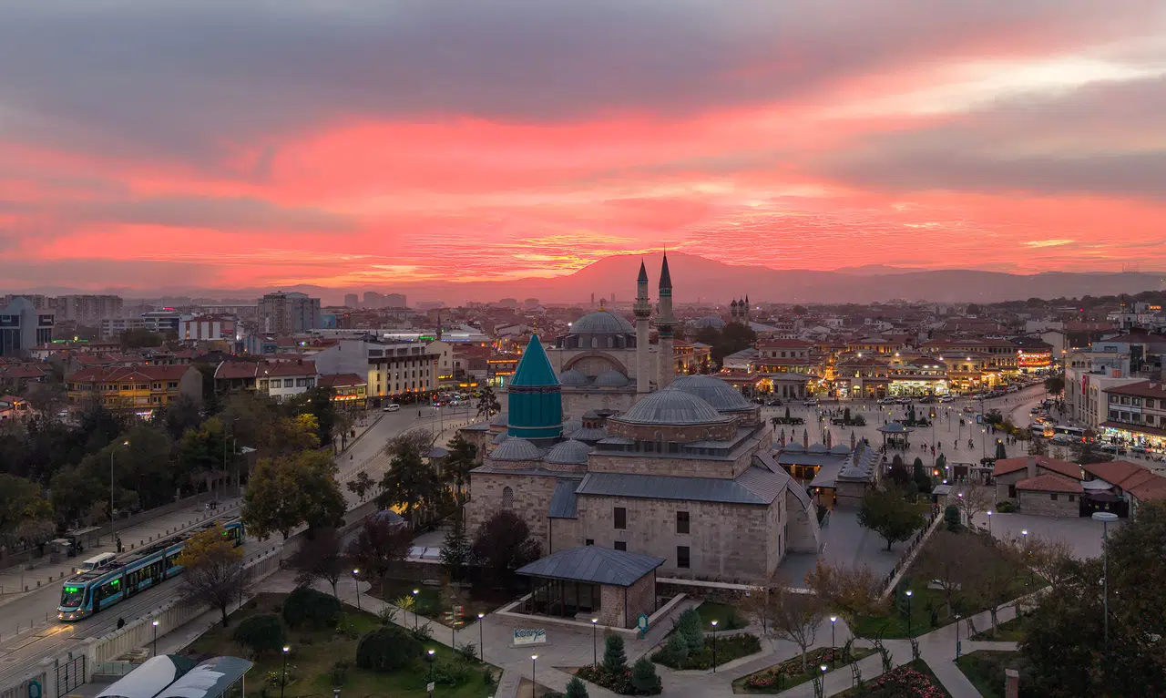 Konya'nın gün batımı hayran bıraktı: En özel kareler paylaşıldı