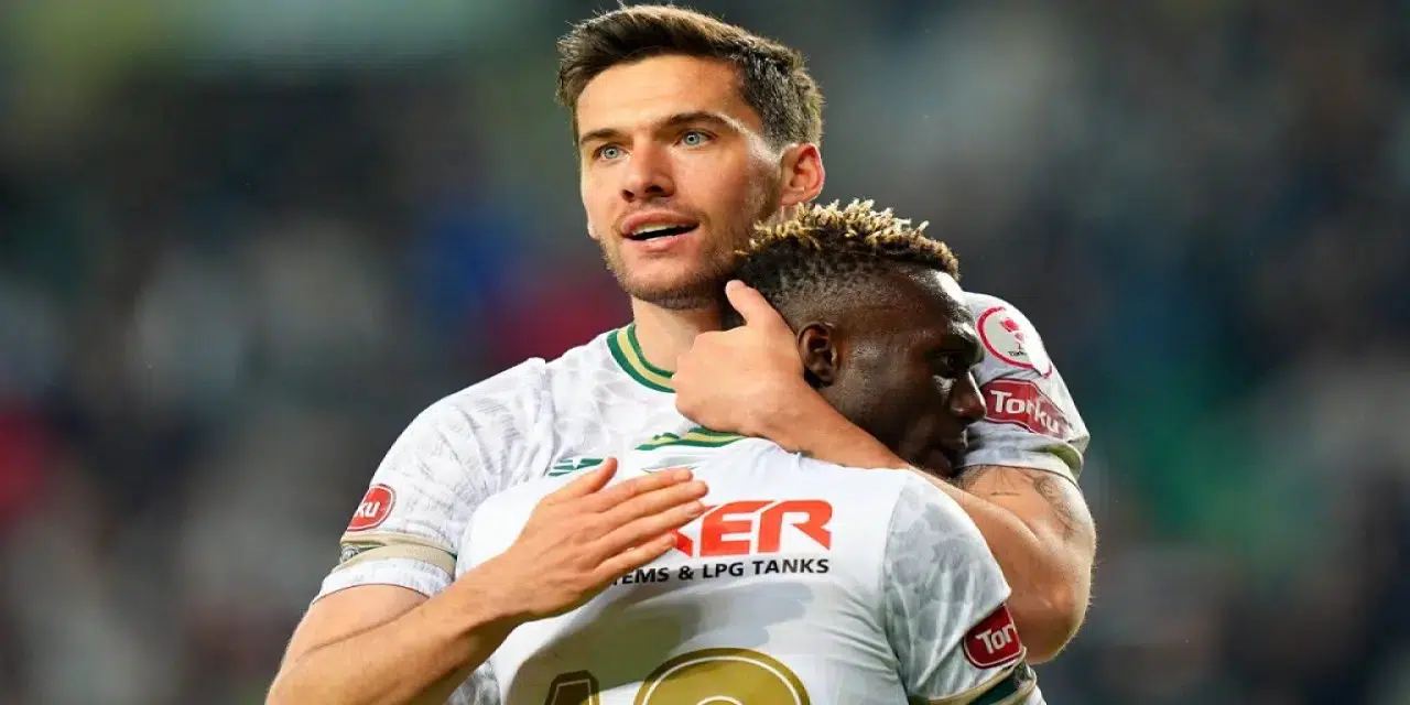 Konyasporlu oyuncu Arda Güler’i o alanda geçti!