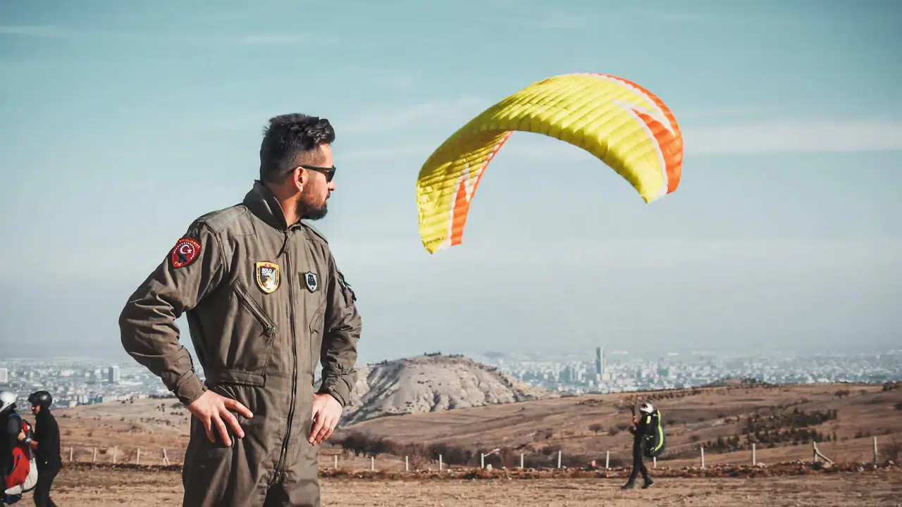 Gökyüzünden Konya keşfediliyor: Şehirde paraşüt tutkusu artıyor