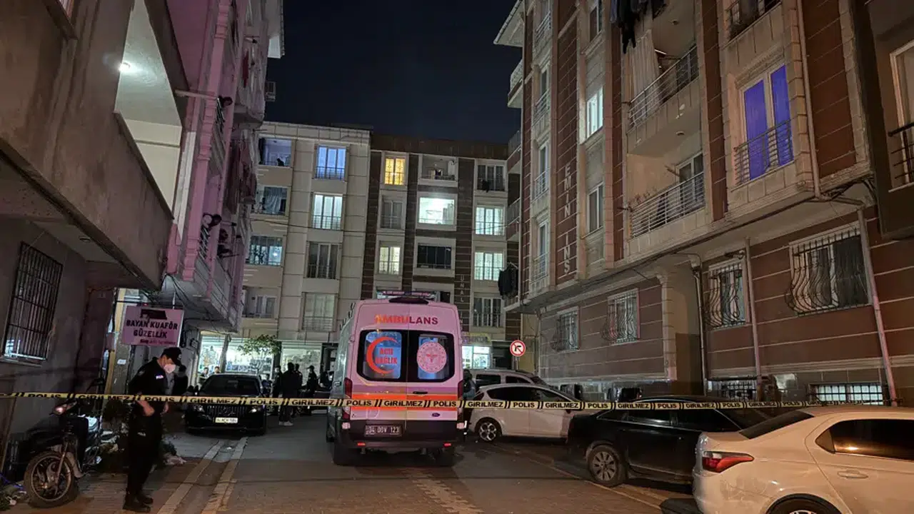 Apartmanda yüksek dozda ilaçlama iddiası: Zehirlenenler hastaneye kaldırıldı
