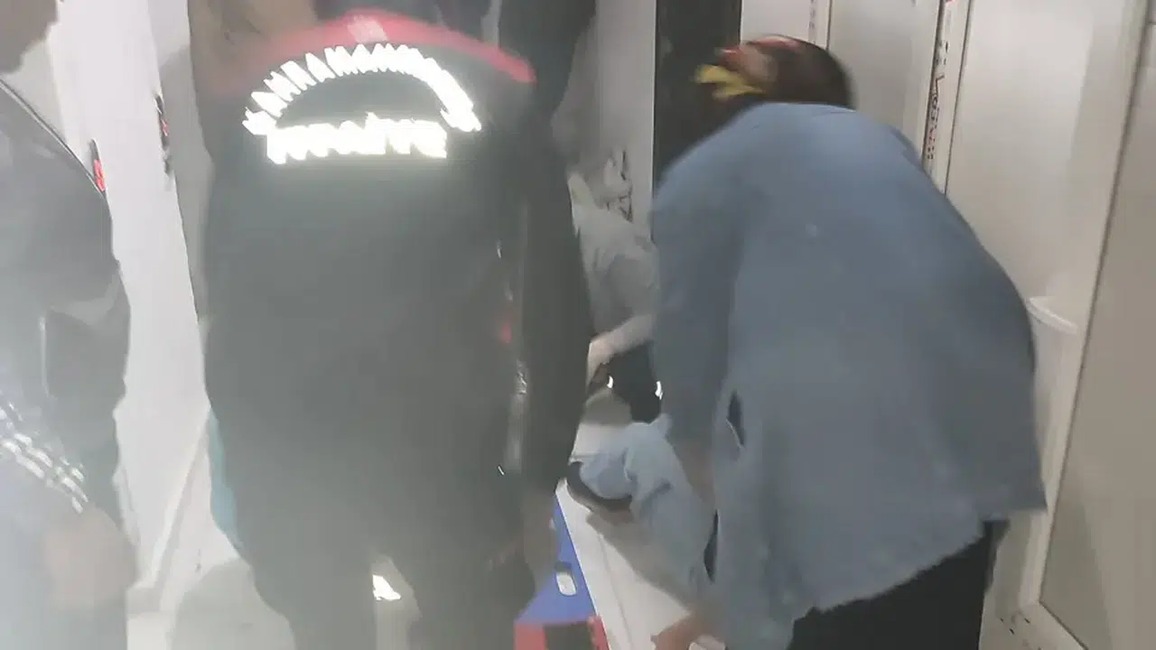 Asansör 9 kat aşağı düştü: Çok sayıda yaralı var