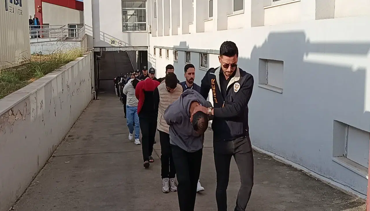 Mağdurlara "Sizi dolandırdım, hakkınızı helal edin" mesajı attılar