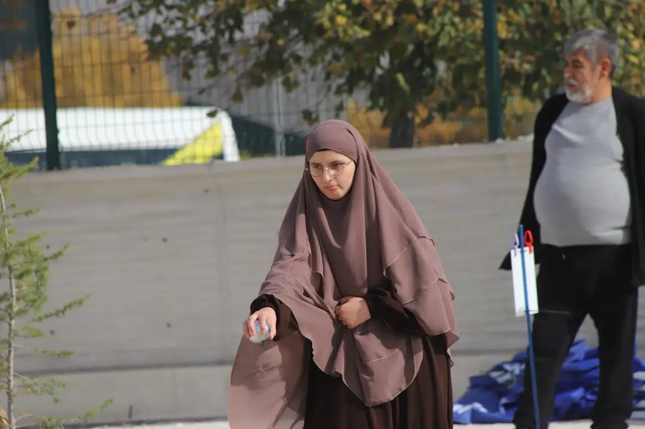 Konya'da gençler telefonu bıraktı bocceye sarıldı: Oyun yayılıyor