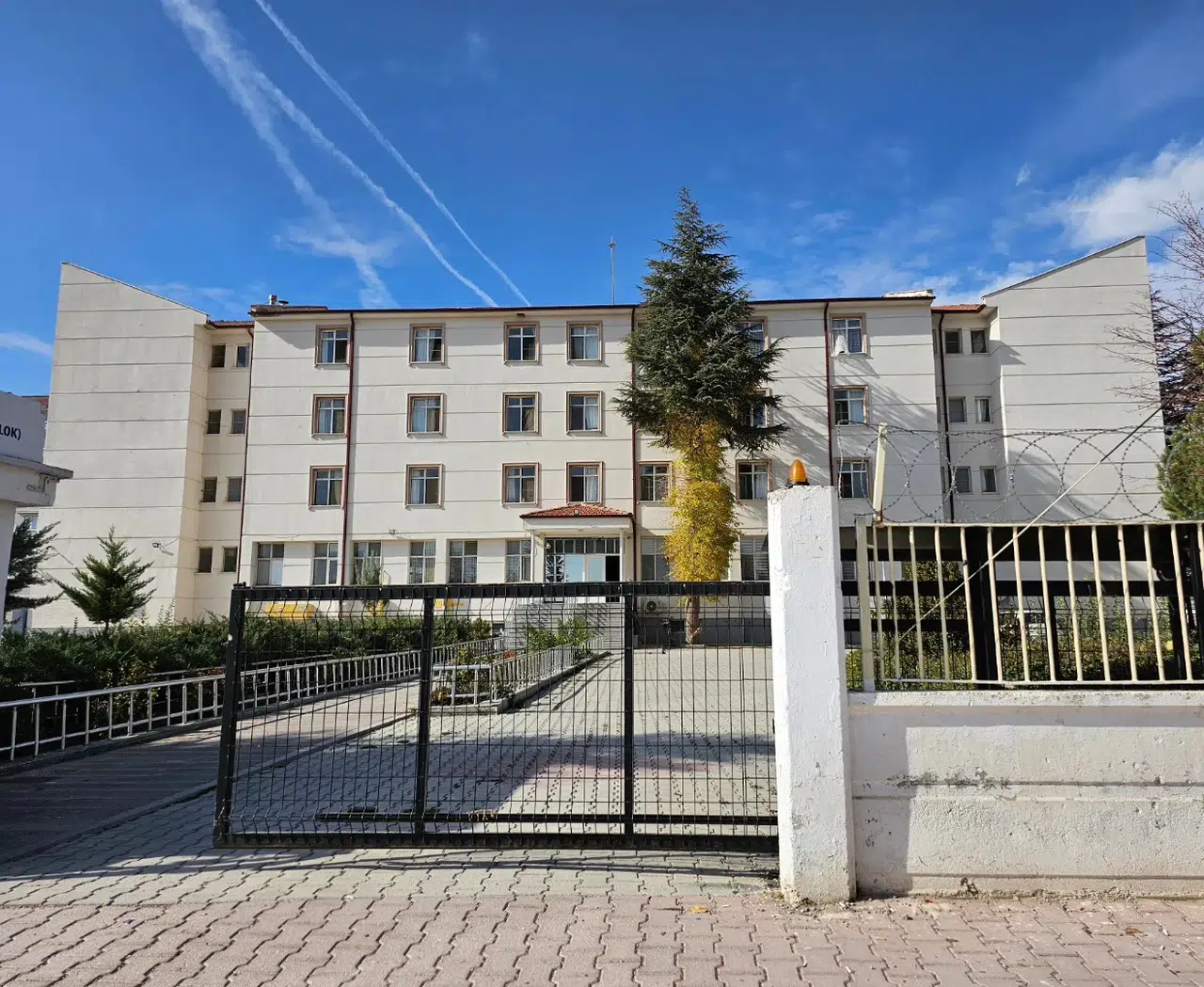 Konya’daki öğrenci yurdunda deprem tehlikesi: Bina tahliye ediliyor