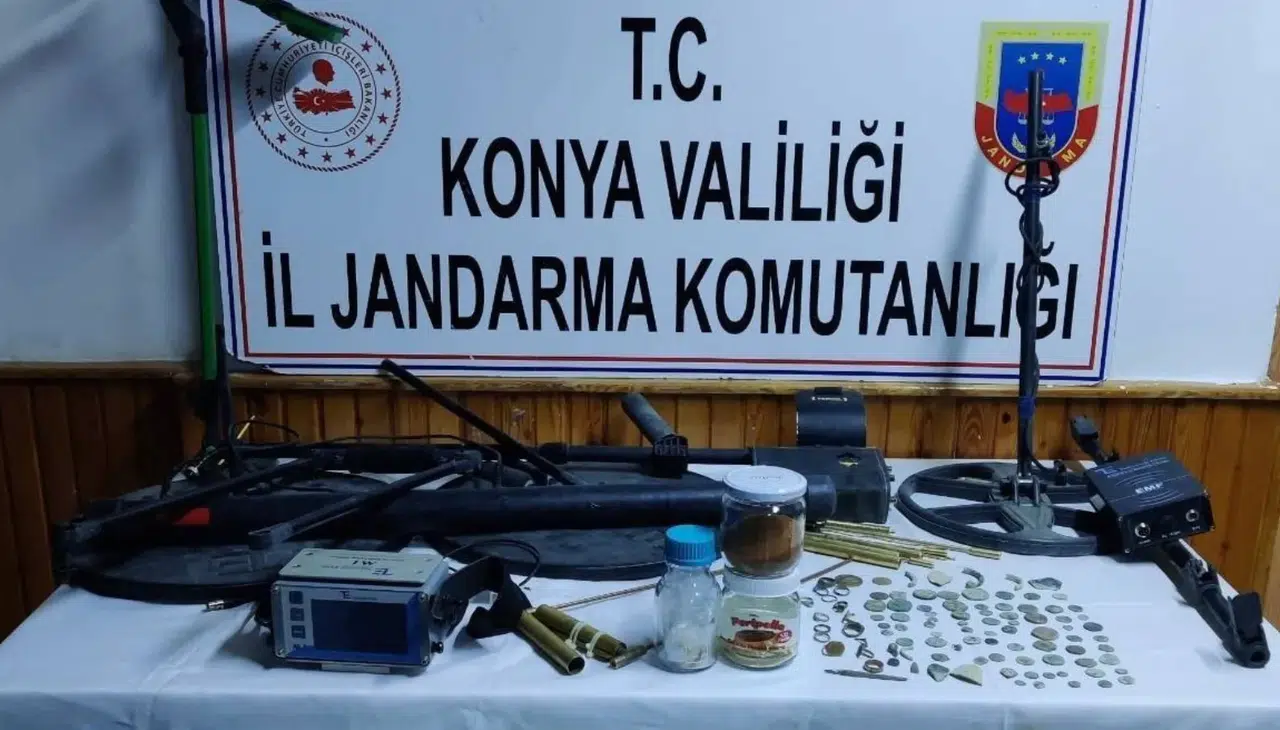 Konya’da tarihi eser operasyonu: Sikke ve objeler ele geçirildi