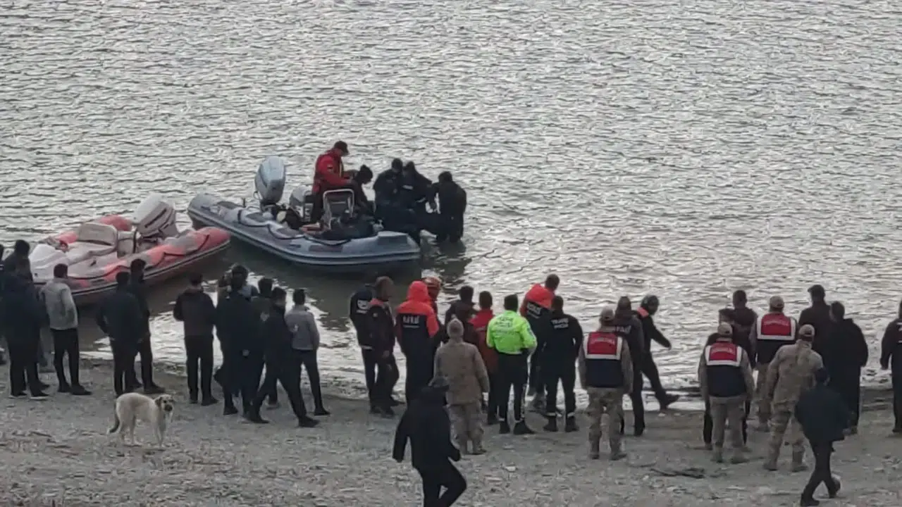 Otomobilin uçtuğu barajda kaybolan gencin cansız bedeni bulundu