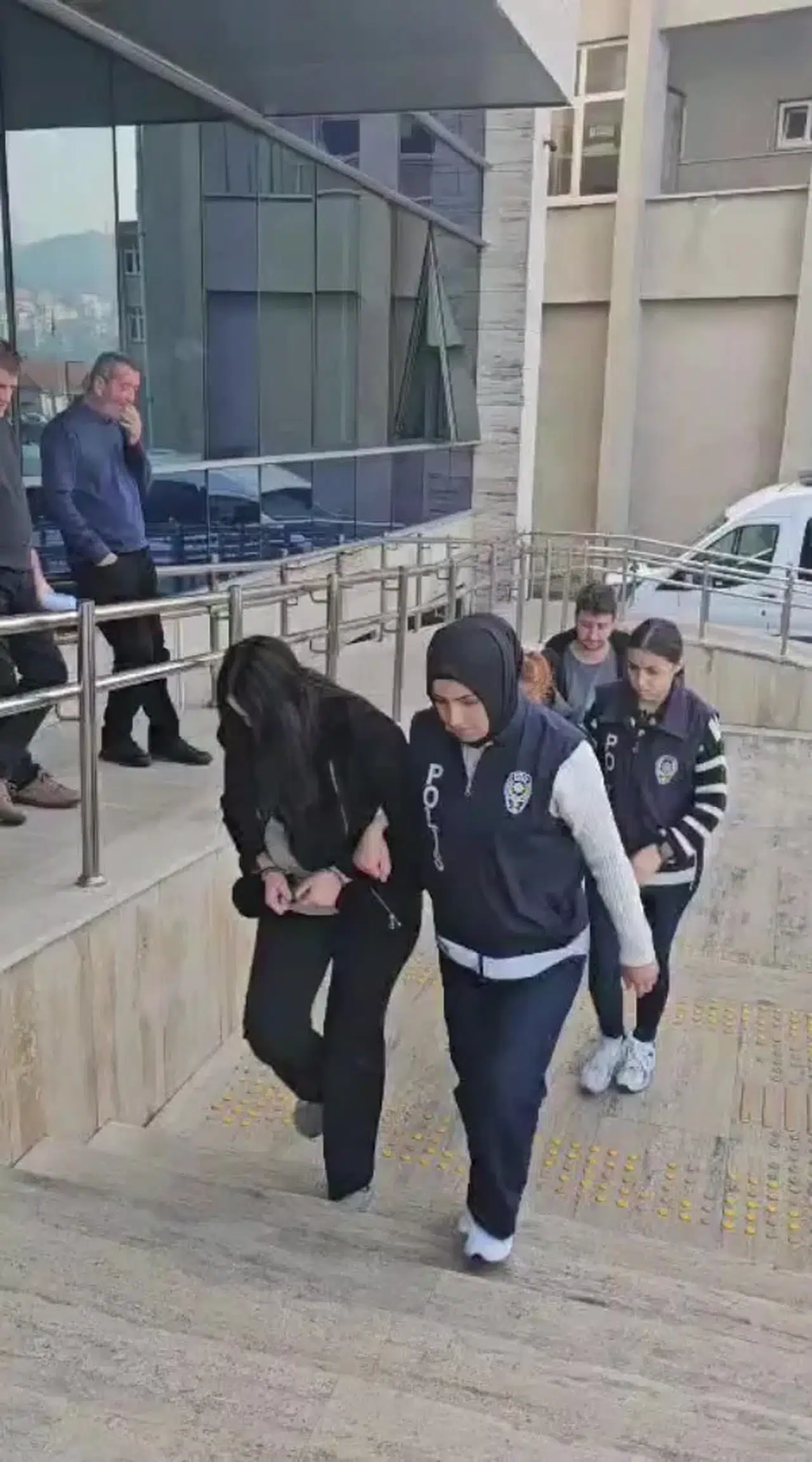 Bu da 'aşk tuzağı': 'Seni seviyorum' dediler milyonluk vurgun yaptılar