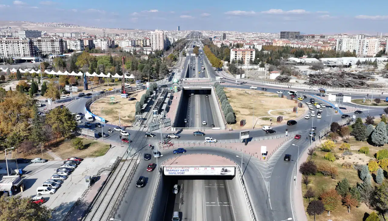 Konya'da sahne iş makinelerinin: Otogar Kavşağı 3 katlı oluyor