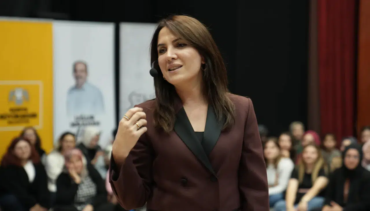 Konya'da ilçe konferansları başladı: Ünlü isimler gelecek