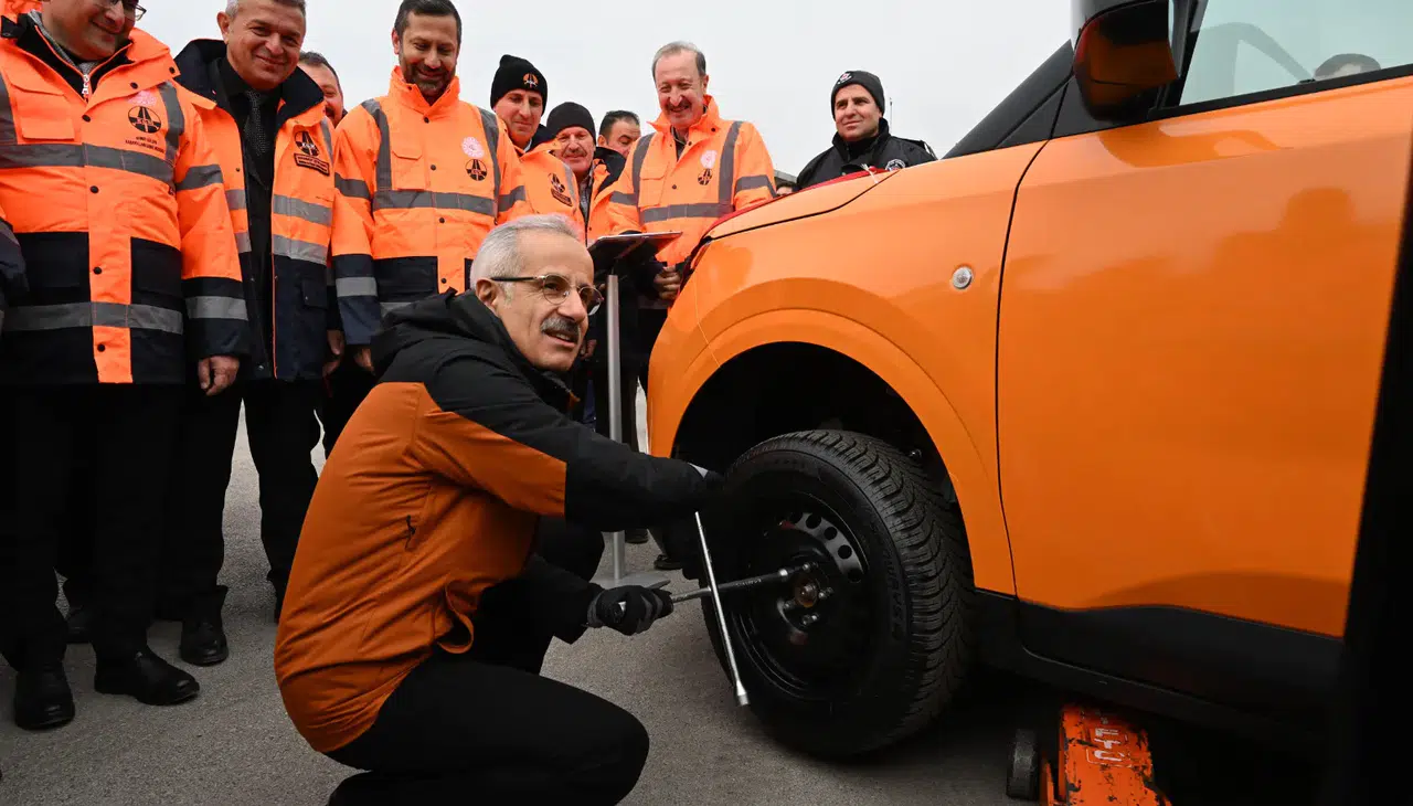 Zorunlu kış lastiği uygulaması başlıyor: Cezası 5 bin 856 lira