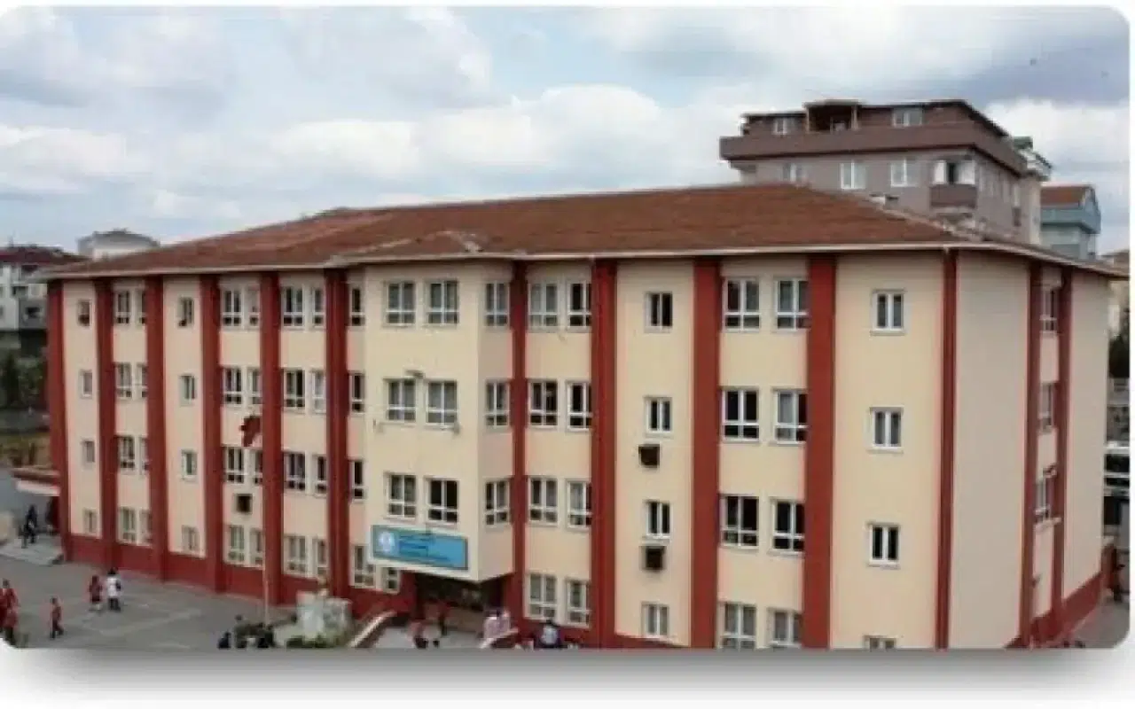 İlkokulda korkunç iddia: Hademe okul müdürünü zehirlemeye çalıştı