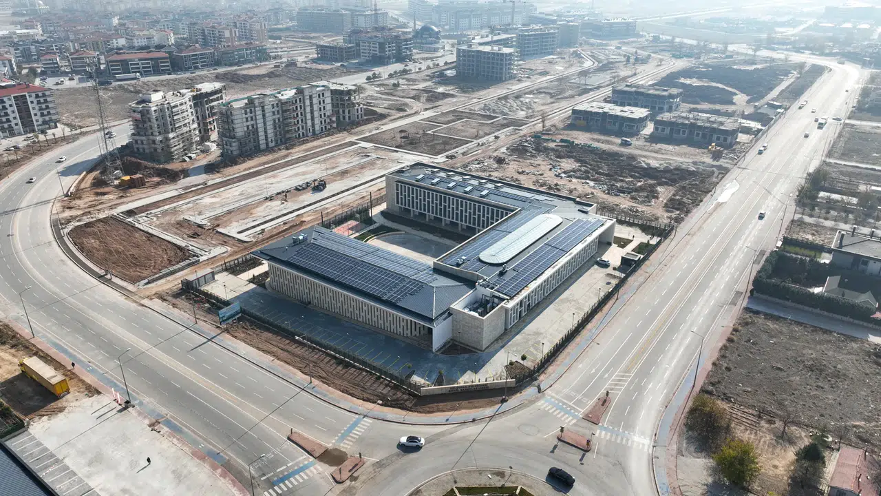 Türkiye'nin en modern lisesi Konya'ya inşa edildi: Göz kamaştırıyor