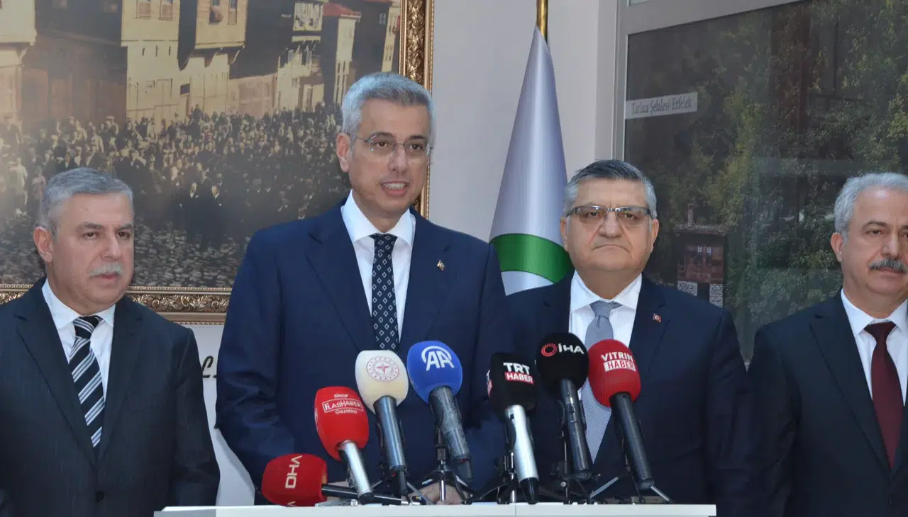 Sağlık Bakanı Memişoğlu, "Ambulanslara yol verin" çağrısı yaptı