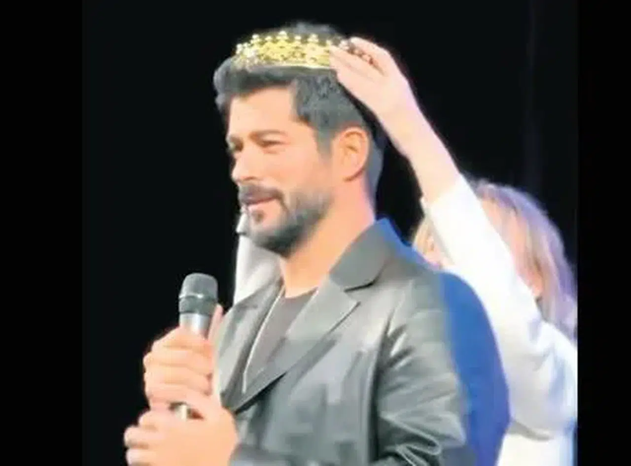 O artık Rusya'nın kralı: Burak Özcivit'e kral tacı