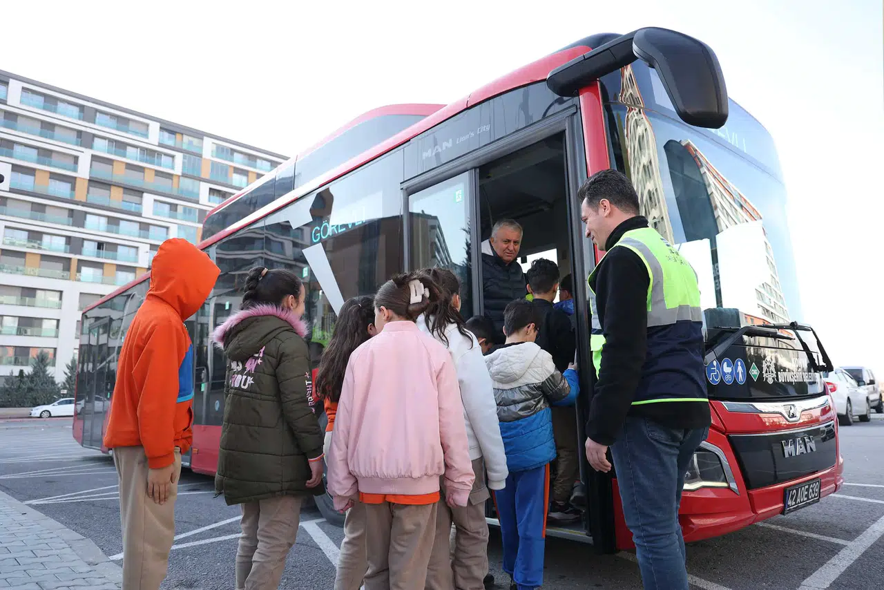 Konya trafiği gelecek yıllarda daha nezaketli olacak: Öğrenciler yetişiyor
