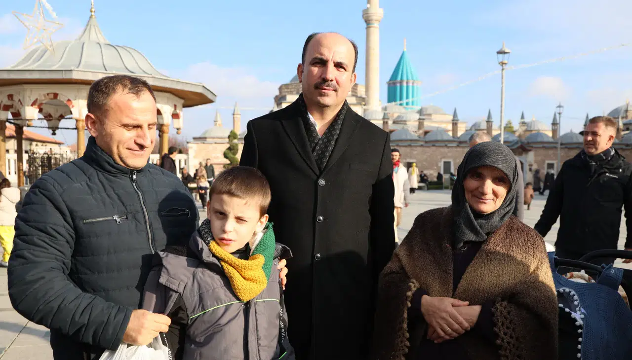 Şeb-i Arus için Konya'ya gelenler muhabbet iklimini yaşıyor