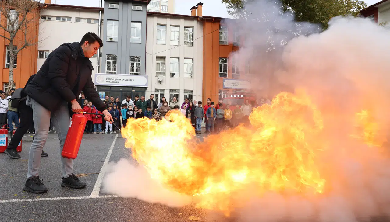 Konya'da özel öğrencilere afet eğitimi verildi