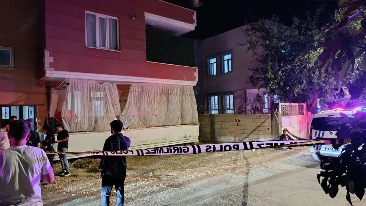 Dehşet: 12 yaşındaki çocuk babasını defalarca bıçakladı